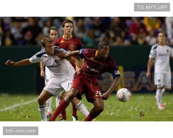 奥德加德无球跑动持续发力，助球队攻防两端稳健前行